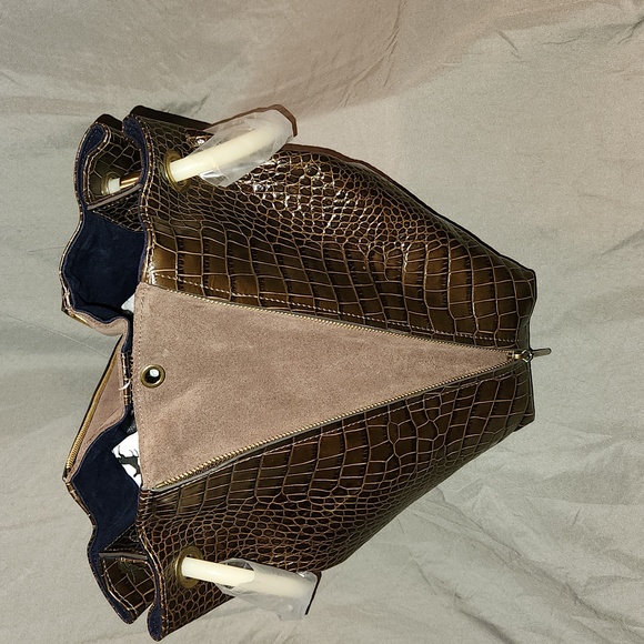 Handbag - Picture 2 of 11